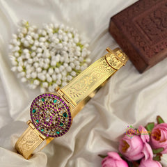 Interchangeable Peacock Multi Stone Circular Medallion Pendant With Plain Hipbelt-Vriksham-G22884