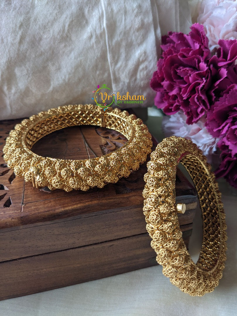 Gold Look Alike Openable Bangles -G2011